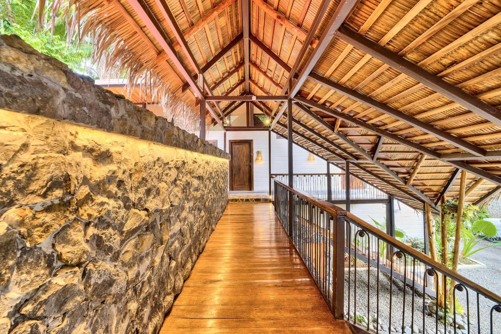 Conga Boutique Hotel Puerto Viejo de Talamanca エクステリア 写真
