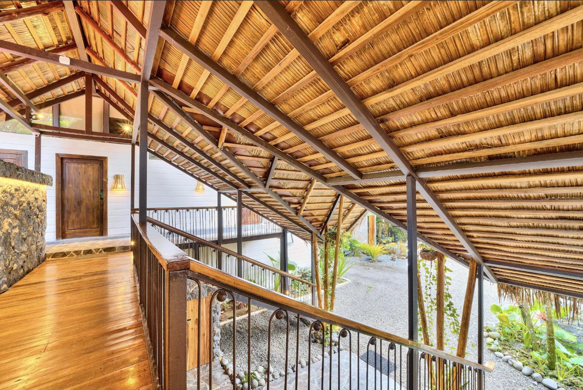 Conga Boutique Hotel Puerto Viejo de Talamanca エクステリア 写真
