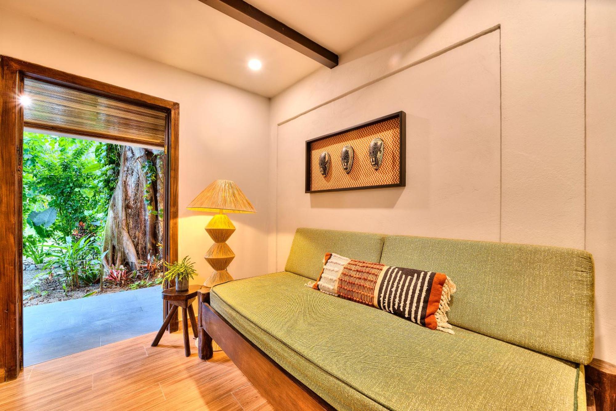 Conga Boutique Hotel Puerto Viejo de Talamanca エクステリア 写真