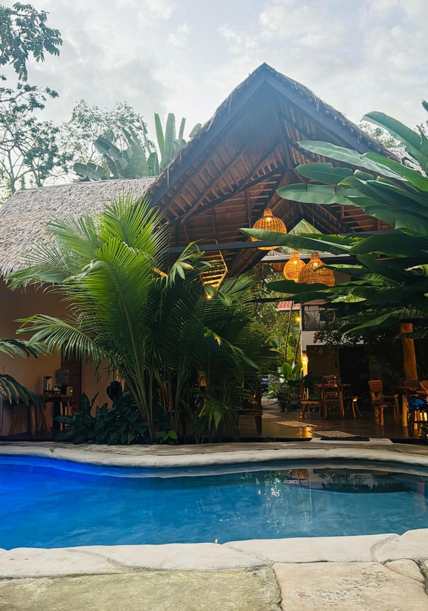 Conga Boutique Hotel Puerto Viejo de Talamanca エクステリア 写真