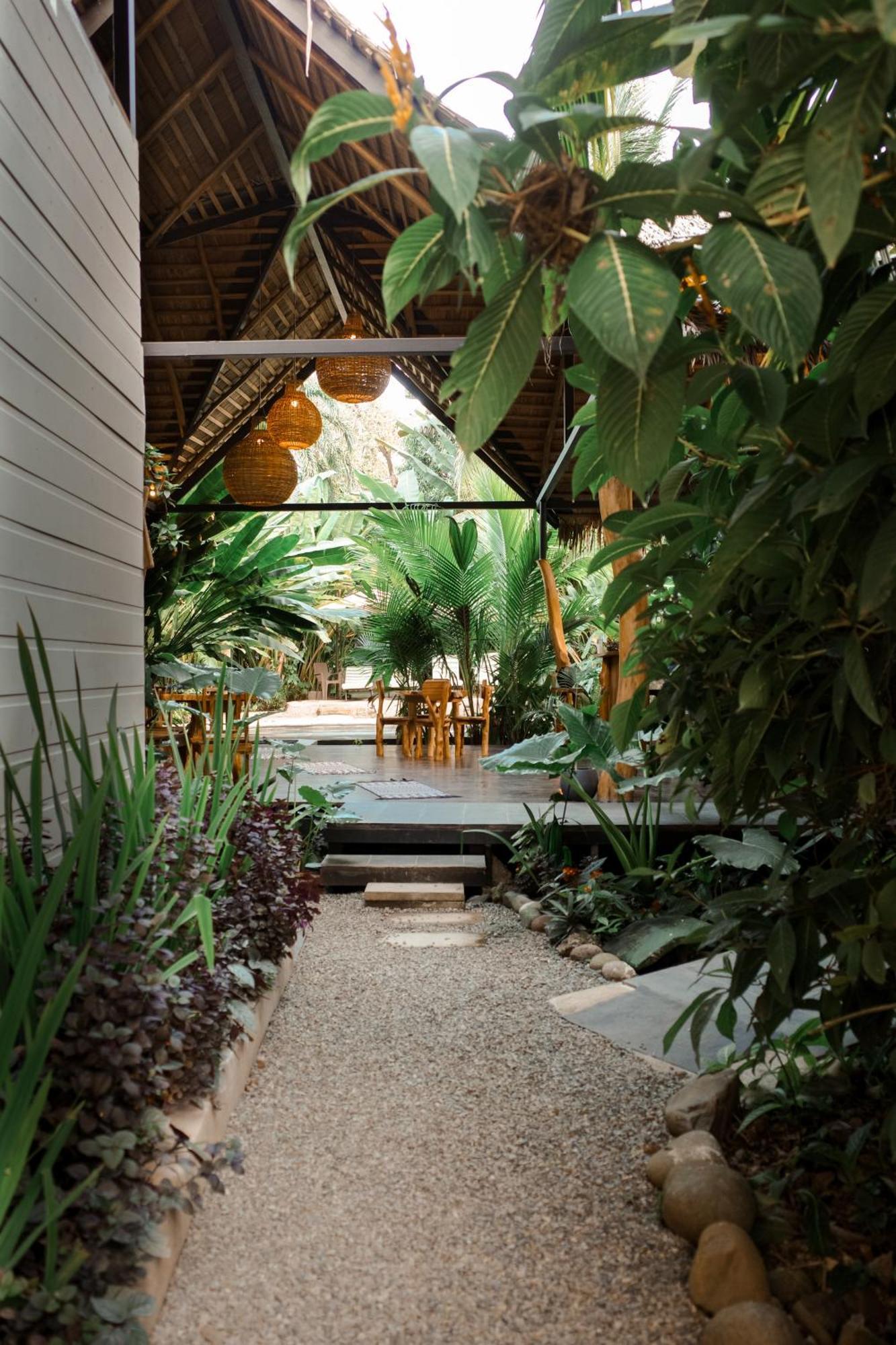 Conga Boutique Hotel Puerto Viejo de Talamanca エクステリア 写真